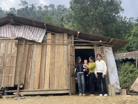 Dựng nhà tạm đón Tết, người dân vùng lũ Yên Nhân vẫn chưa được an cư