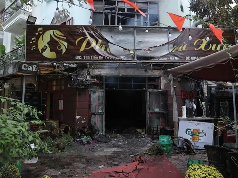 Cháy quán cà phê trong khu biệt thự liền kề ở Hà Nội