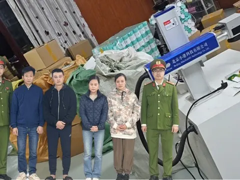 Khám xét khẩn cấp 14 địa điểm ở 4 tỉnh thành trong chuyên án đặc biệt lớn, bắt 3 'ông trùm' và 23 người