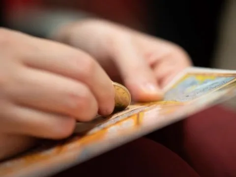 Trúng số độc đắc 10 triệu USD: Tấm vé định mệnh và “án tử” cho cuộc đời người đàn ông