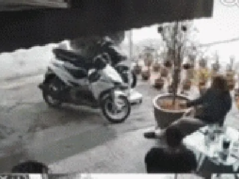 Khoảnh khắc hệ thống cống thoát nước phát nổ ở Hải Phòng: Nguyên nhân ban đầu