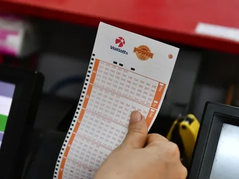 32 vé Vietlott trúng giải nhất tối 28 Tết