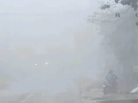 Miền Bắc đón đợt không khí lạnh mới, trời mưa phùn kèm sương mù dày đặc