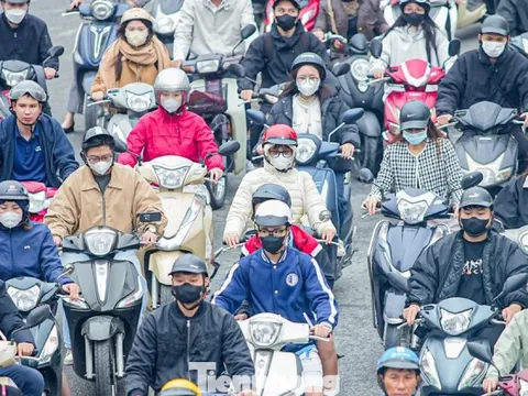 Một số tuyến phố Hà Nội kẹt cứng ngày đầu trở lại làm việc sau Tết