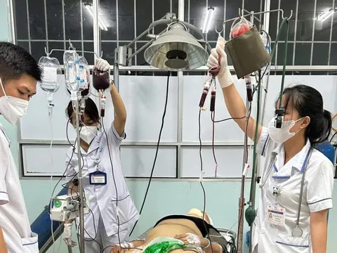 4 thầy thuốc Bệnh viện Đa khoa khu vực La Gi hiến máu cứu người giữa “giờ vàng” sinh tử