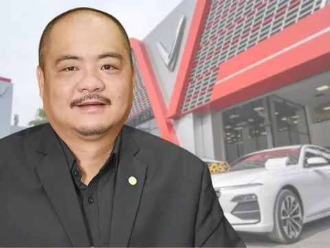 Giảm giá cả tỷ đồng mới bán được 1 chiếc xe sang, ông trùm 'xe Mẹc' dồn tiền mua đại lý bán VinFast sau năm đại hạn