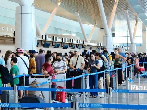 Tour Trung Đông đồng loạt tạm dừng, doanh nghiệp khẩn trương ứng phó