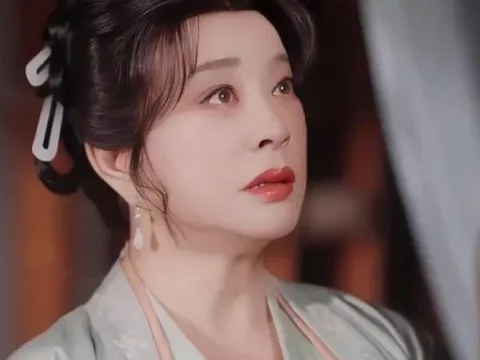 "Võ Tắc Thiên" Lưu Hiểu Khánh gây sốc ở tuổi U80