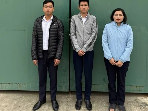 Bắt trưởng phòng khách hàng Nguyễn Tuấn Đạt SN 1991