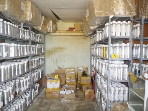 Công an tìm người mua nước hoa giả trong đường dây bán hàng 50 tỷ đồng