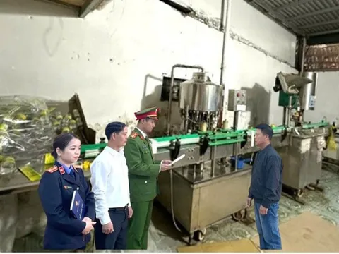 Thi hành lệnh bắt tạm giam chủ xưởng dấm Vũ Văn Dũng sinh năm 1984