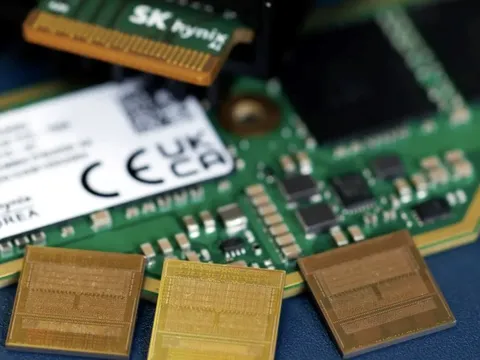 Ngành công nghiệp bán dẫn 'kêu cứu', vốn hóa Samsung Electronics, SK Hynix bốc hơi 200 tỷ USD chỉ trong 1 phiên: Chuyện gì đang xảy ra?