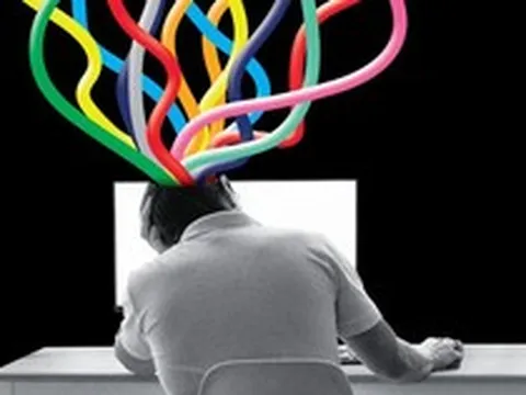 Bị ChatGPT cướp việc làm, nhiều chuyên gia marketing, tiến sĩ phải đi dán nhãn dữ liệu thuê