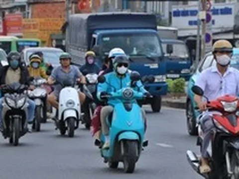 Giá xăng tăng, nhiều người tính chuyển sang xe điện