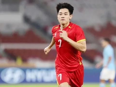 Cầu thủ Đình Bắc mua ô tô, xây nhà báo hiếu bố mẹ