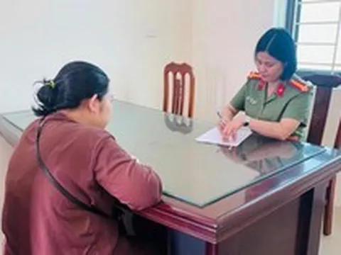 Sau giao dịch 5.000 đồng, người phụ nữ SN 1998 đến Công an làm việc