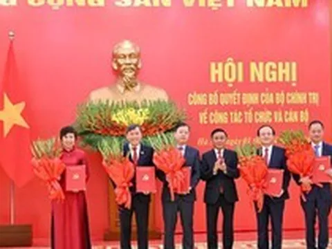 Công bố quyết định của Bộ Chính trị về tổ chức và lãnh đạo VTV, VOV, TTXVN và hai Viện Hàn lâm