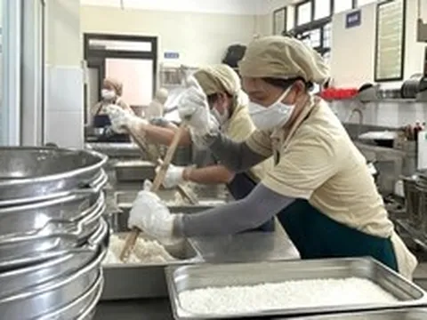 Đà Nẵng: Trường học tăng cường “gác cổng”, giữ an toàn bữa ăn học đường