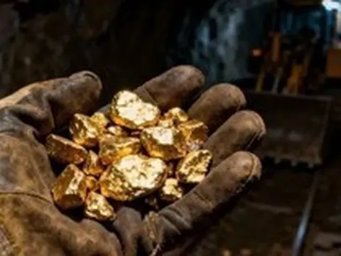 Đại gia khai thác vàng bạc lớn nhất Việt Nam "ngậm đắng" vì mỏ đất hiếm, cửa sáng bất ngờ từ một loại phụ phẩm khi Trung Quốc siết cung