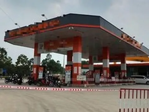 Điều tra vụ bé gái 2 tuổi bị ôtô cán tử vong tại trạm xăng