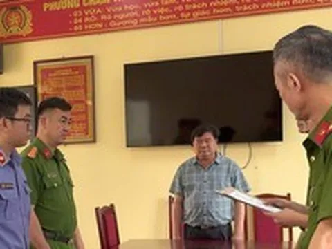 Khởi tố giám đốc một  công ty