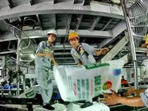 Giá phân bón tăng mạnh: Doanh nghiệp 'kẻ khóc, người cười'