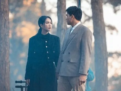 "Cặp đôi tiên đồng ngọc nữ của màn ảnh Việt" có nụ hôn lãng mạn trong khung cảnh tuyệt đẹp