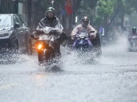 Dự báo thời tiết 7/5: Gió mùa Đông Bắc tràn về, miền Bắc mưa dông kèm lốc sét, nguy cơ lũ quét cao