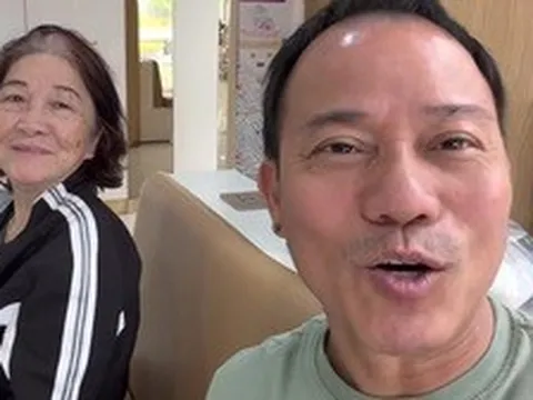 Con trai Chế Linh về nước, dắt mẹ ruột thăm cháu ngoại mới sinh