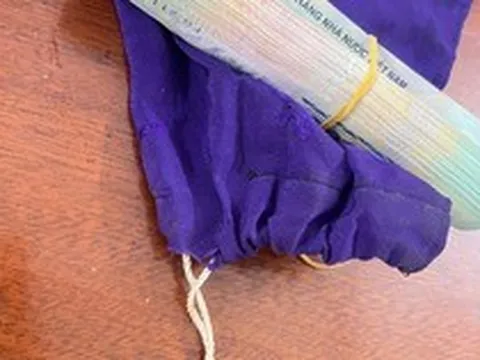 Phát hiện 50 tờ tiền 500.000 đồng nằm chơ vơ ở khoa Nội, bệnh viện lập tức xác minh, kiểm tra thông tin của một người đàn ông