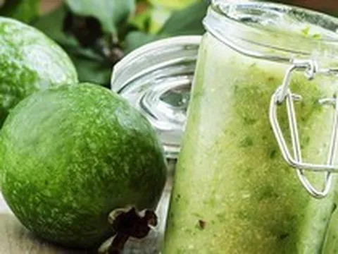 Không cần săn cherry Mỹ hay nho Hàn đắt đỏ, thứ quả đầy vườn ở Việt Nam đang được tiểu thương gom hàng vì quá hút khách mùa hè