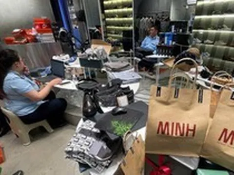 TPHCM: Dồn dập vây bắt hàng giả