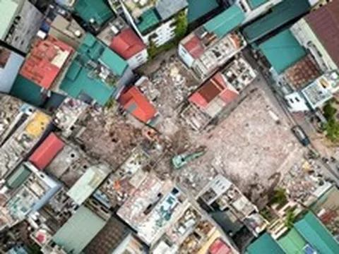 Máy móc làm việc ngày đêm tại điểm nghẽn cuối cùng của Vành đai 2.5 Hà Nội