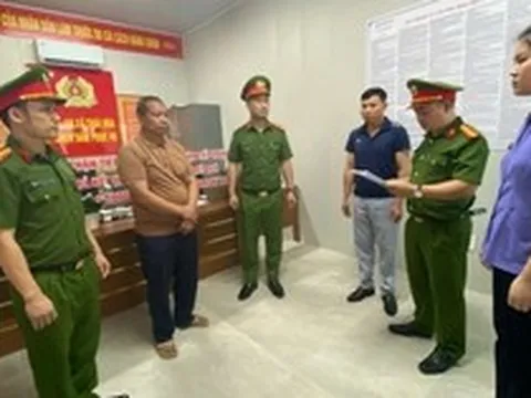 Quyết định khởi tố giám đốc công ty gỗ Nguyễn Đình Phú