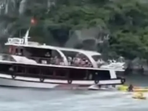 CLIP: Tàu vỏ gỗ chìm trên vịnh Lan Hạ, một phụ nữ tử vong