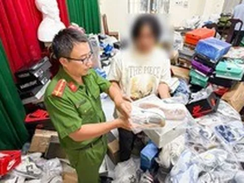 Ra quyết định khởi tố chủ kho giày dép Nguyễn Tấn Huy 37 tuổi