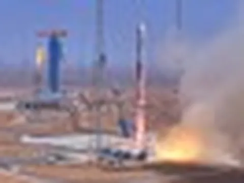 Tên lửa Trung Quốc phát nổ trong không gian ngay sát vị trí vệ tinh Starlink