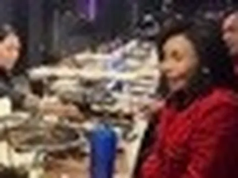 Thanh Tuyền ngất xỉu, dằn vặt và dặn cháu nội: "Không biết bà có sống được"