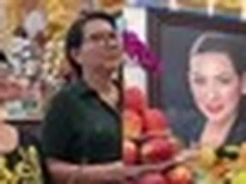 Ban thờ Phi Nhung được chuyển đi chỗ khác, hai nữ nghệ sĩ từ Việt Nam qua bất ngờ 1 việc