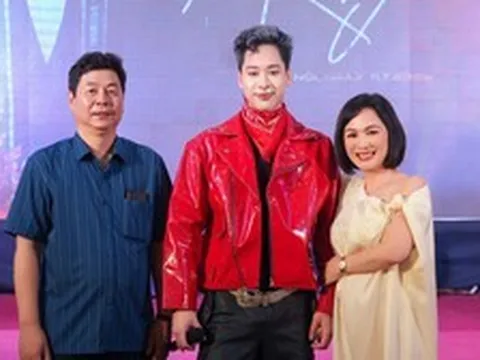 Á vương Minh Tuấn ra mắt vai trò ca sĩ, mẹ là nguyên Phó giám đốc Nhà hát Công an Nhân dân nói gì?