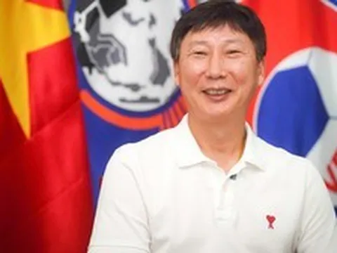 HLV Kim Sang-sik: Vợ khuyên ở hẳn Việt Nam, nhưng giá nhà cao quá không mua được