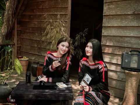 Hai nàng hậu Phương Nhi, Ngọc Thảo trải nghiệm lối sống cà phê