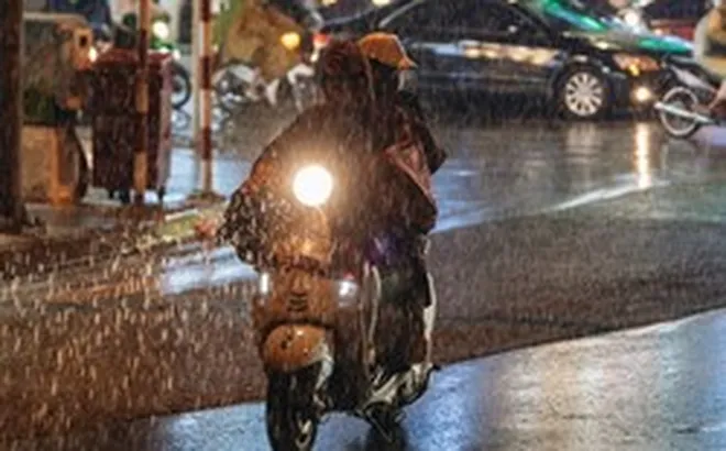 Liên tiếp nắng 40 độ C, khi nào miền Bắc có mưa giải nhiệt?