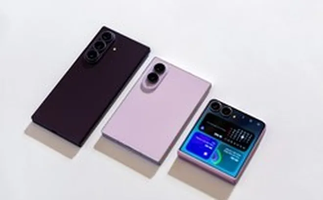 Samsung ra mắt bộ ba smartphone màn hình gập mới, giá từ 53 triệu cho bản Ultra