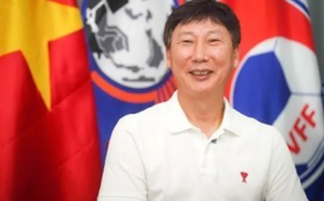 HLV Kim Sang-sik: Vợ khuyên ở hẳn Việt Nam, nhưng giá nhà cao quá không mua được